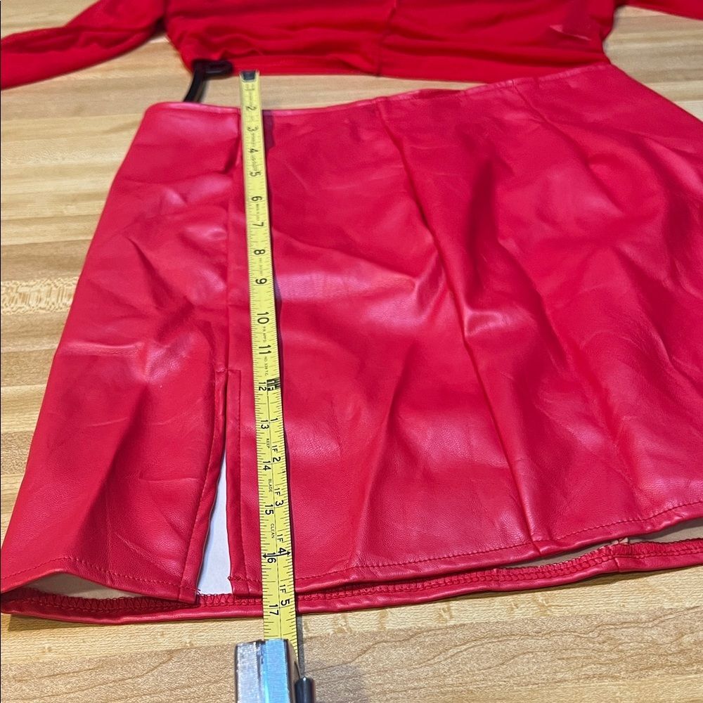 #1077+ Elegant Red Women's Skirt - Picture 6 of 6